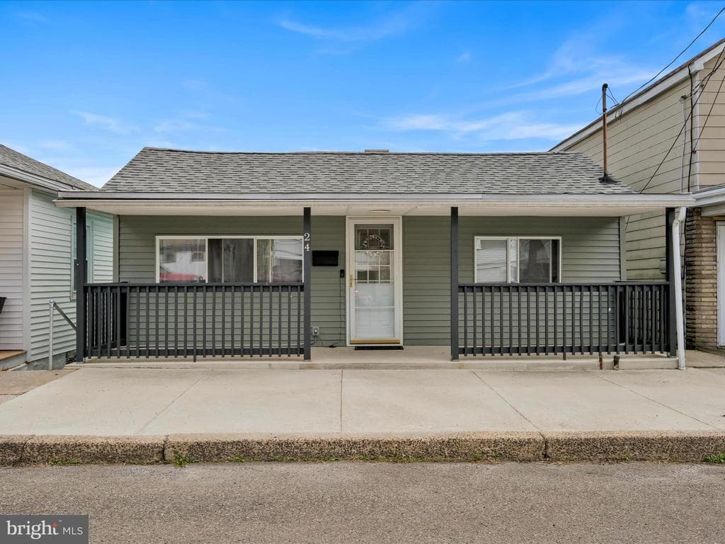 24 W Garibaldi Avenue photo 1