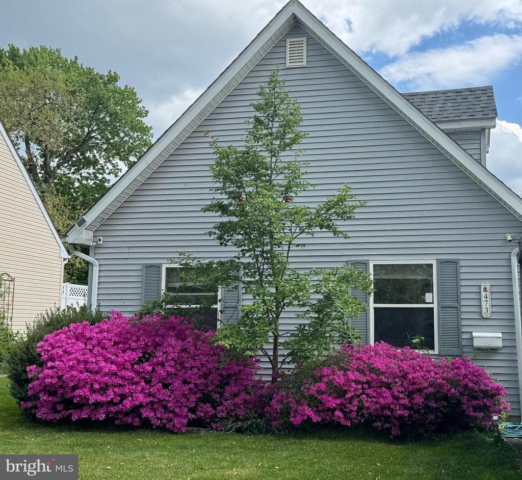 473 Monroe Avenue photo 1
