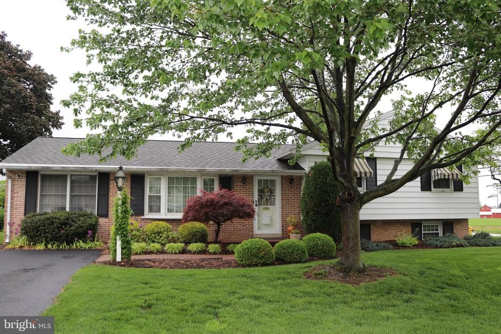 321 Bareview Drive photo 1