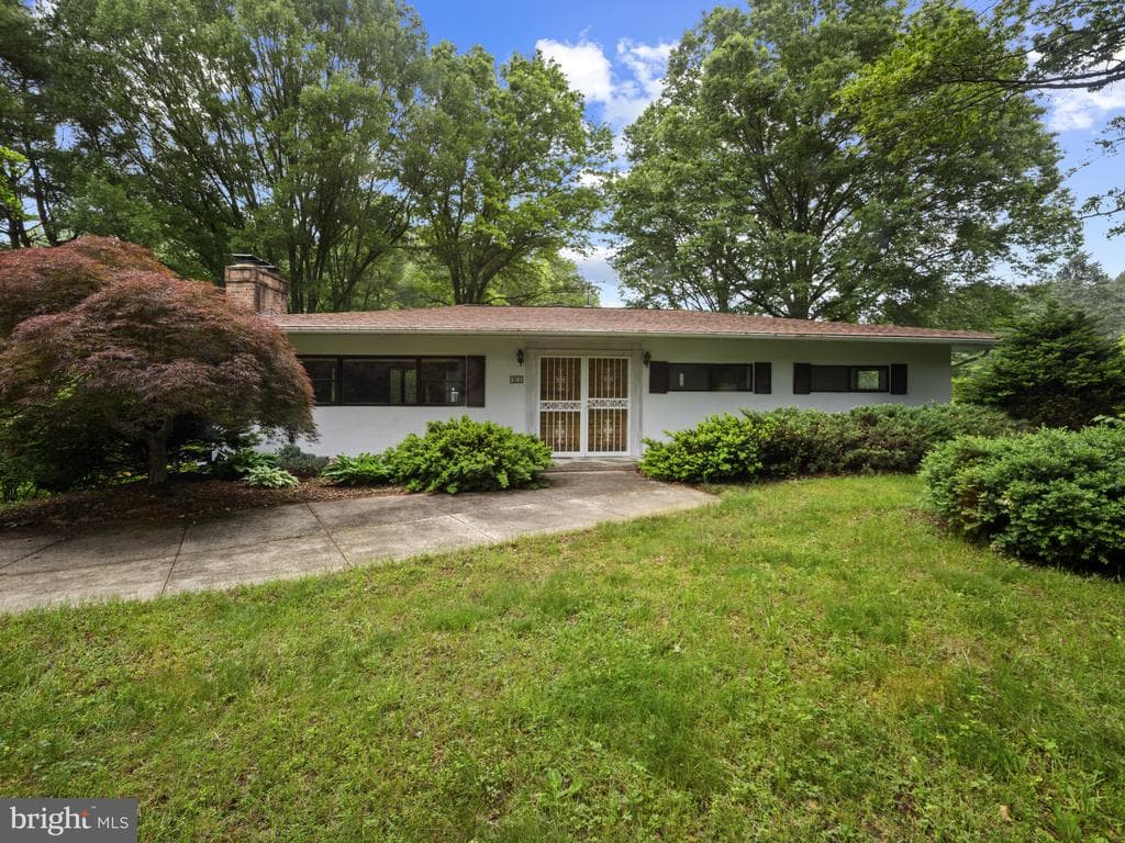 372 Sansbury Road photo 1