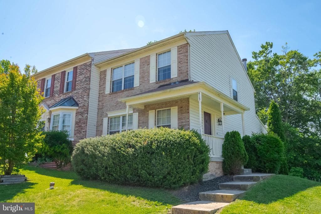 413 Oakton Way photo 1