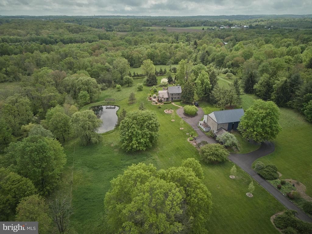 71 Sweetbriar Road photo 1