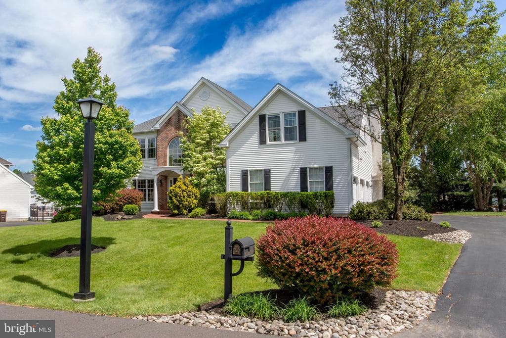 2551 Candytuft Drive photo 1