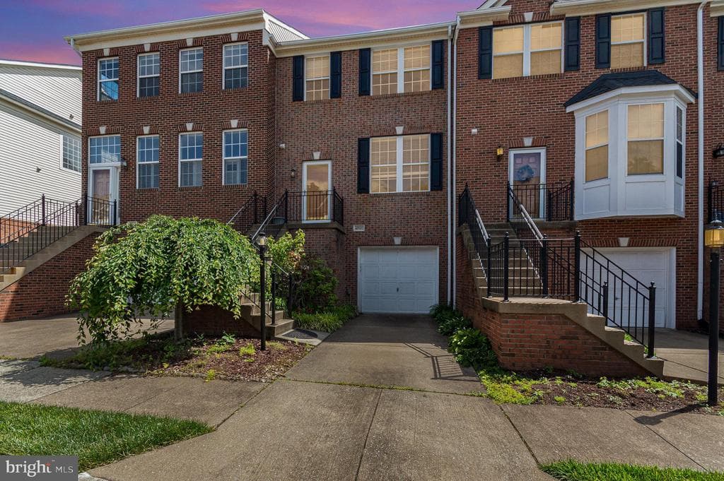 43120 Forest Edge Square photo 1