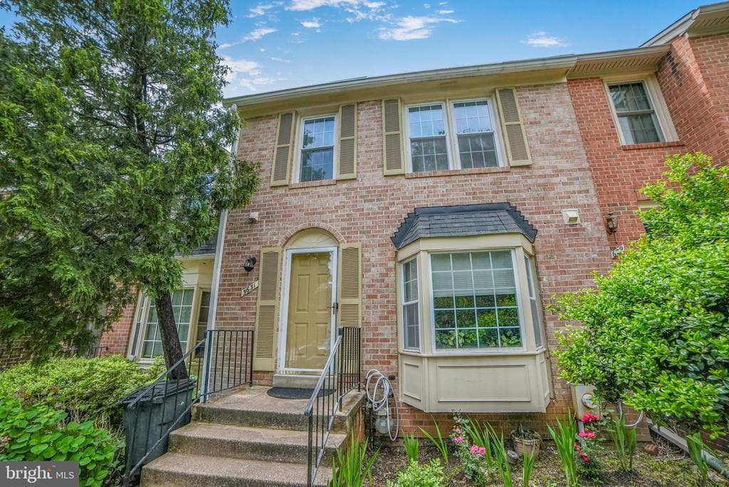 5631 Hogenhill Terrace photo 1
