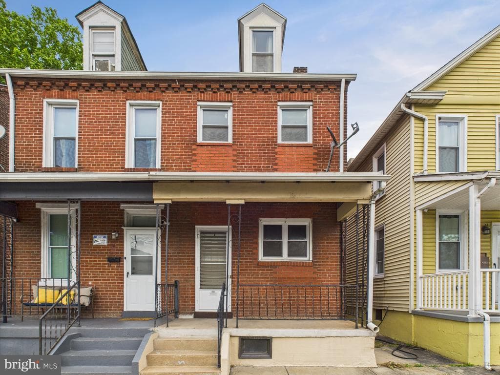 713 S Front Street photo 1