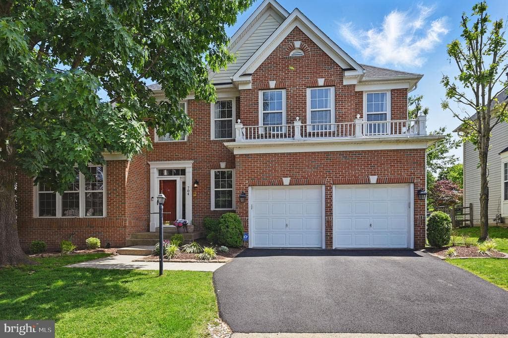 704 Bonnie Ridge Drive NE photo 1