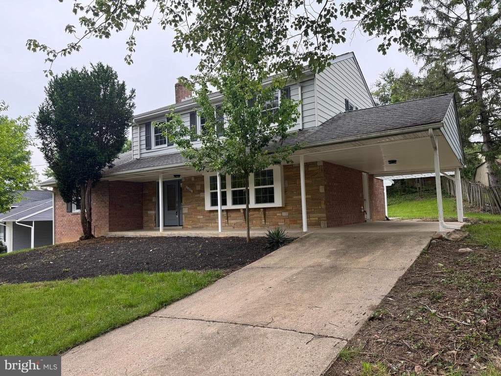12432 Pretoria Drive photo 1