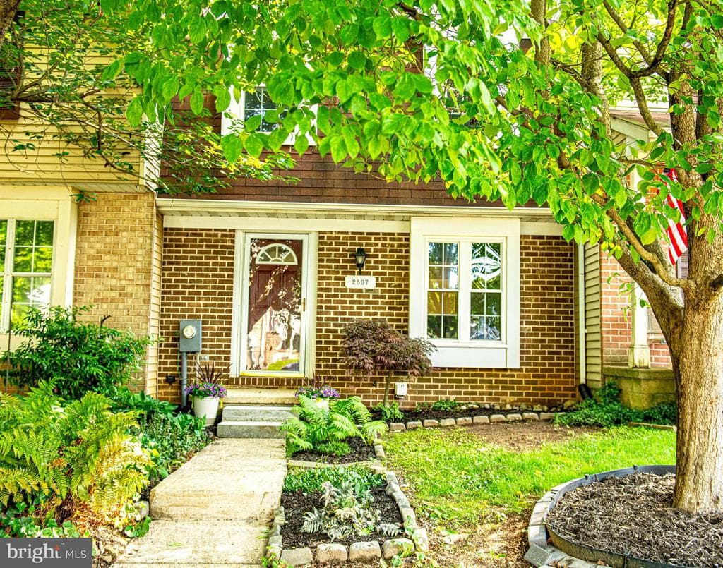 2807 Meredith Court photo 1