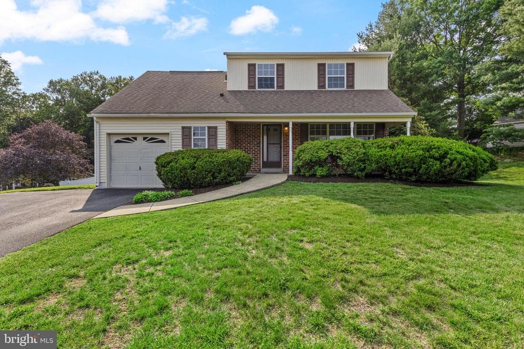 209 Laydon Lane photo 1