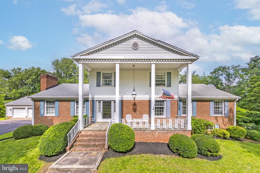 6511 Stallion Road photo 1