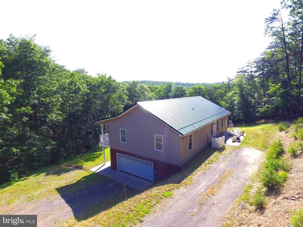 119 Pine Crest Court photo 1
