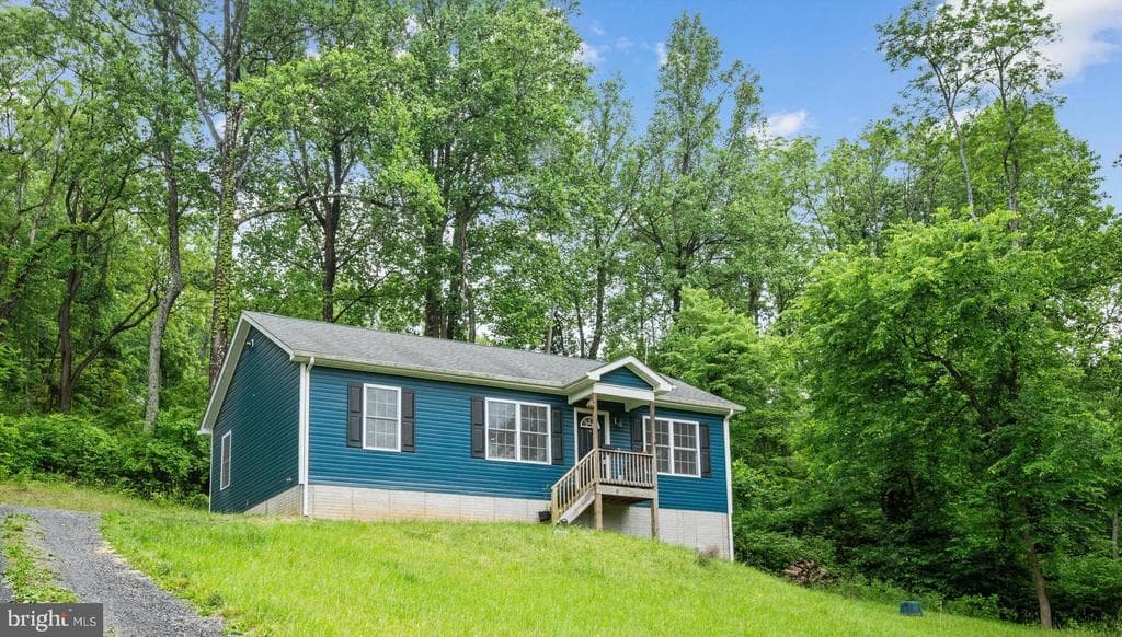 142 Riley Court photo 1