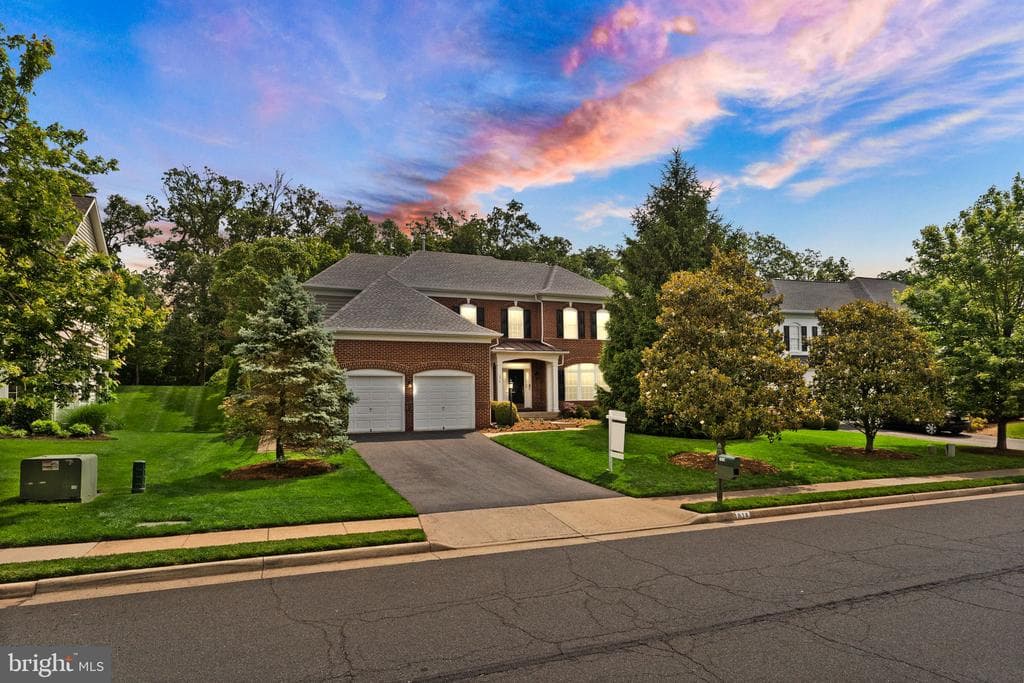 1814 Woods Edge Drive NE photo 1
