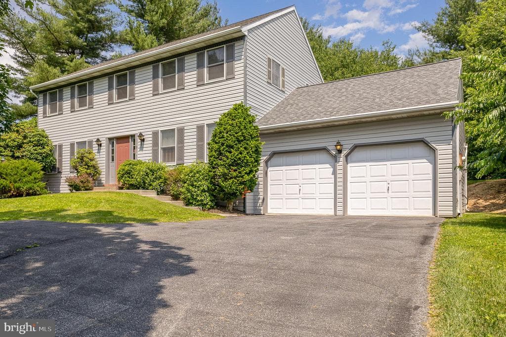 39 Brookwood Drive photo 1