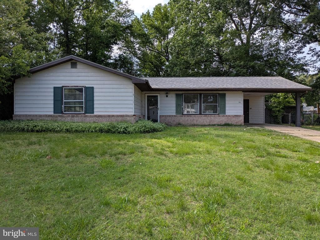 802 Oxford Court photo 1
