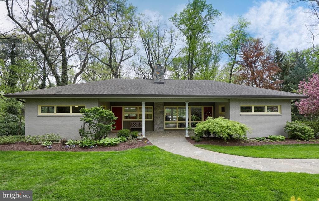 142 Woodside Road photo 1