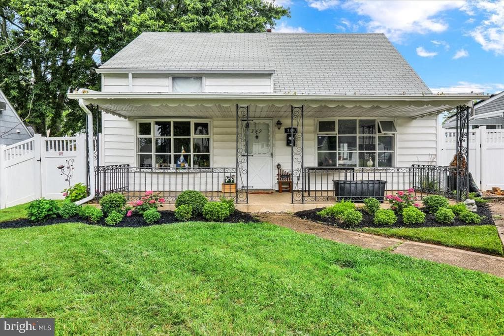 349 W Chestnut Street photo 1