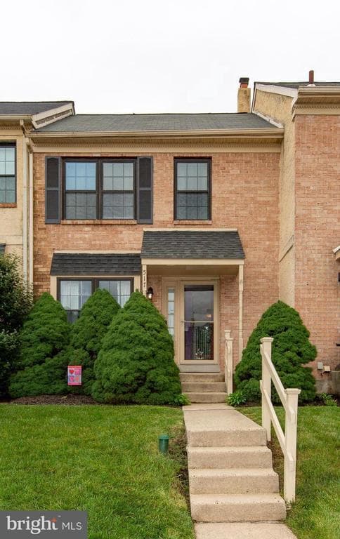517 Waller Way photo 1