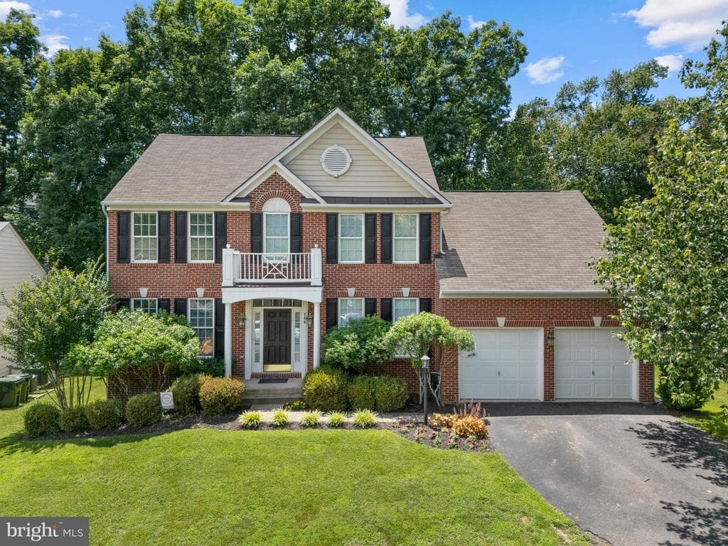 249 Whitworth Drive photo 1