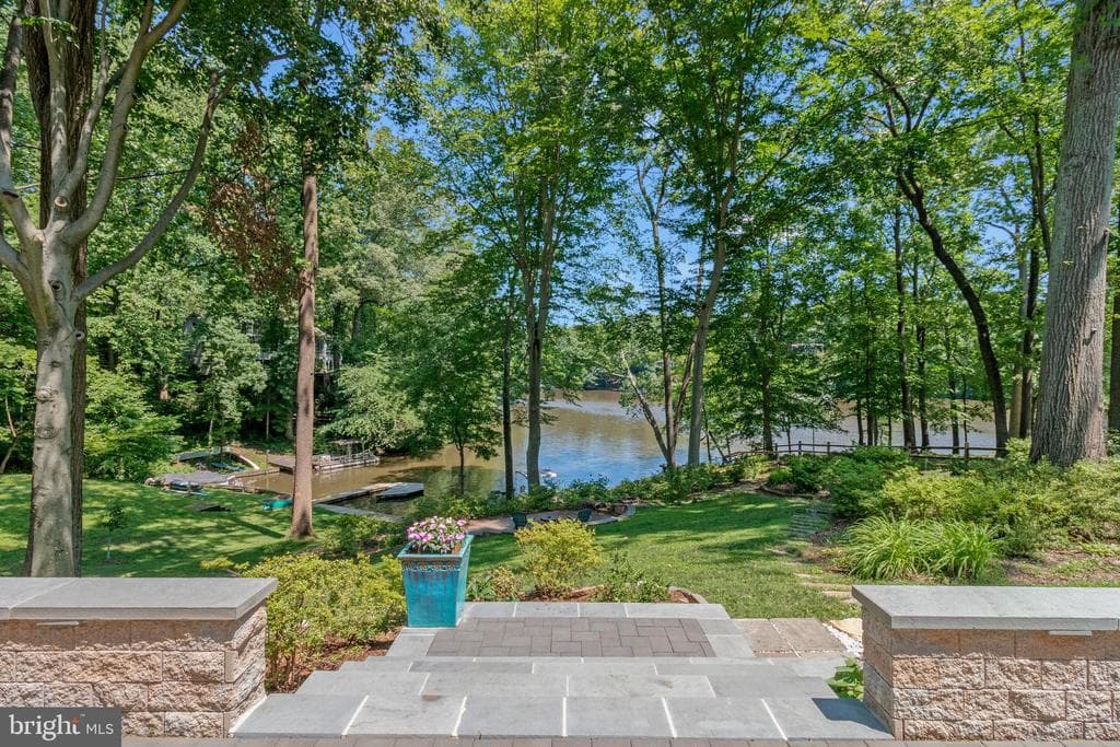 6320 Crosswoods Circle photo 1