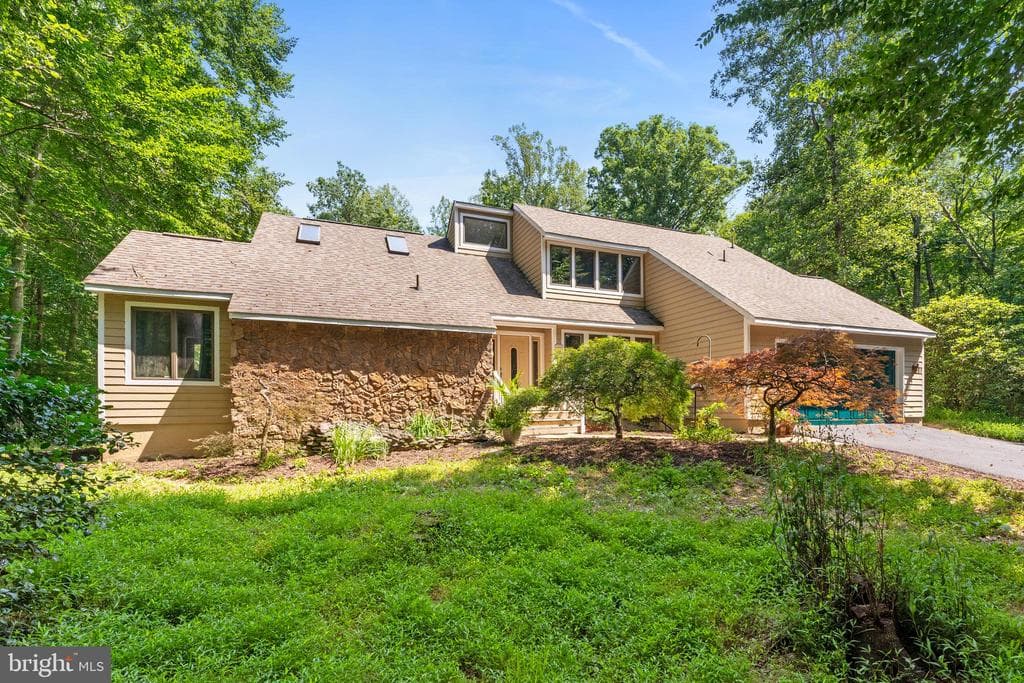 8911 Millwood Drive photo 1