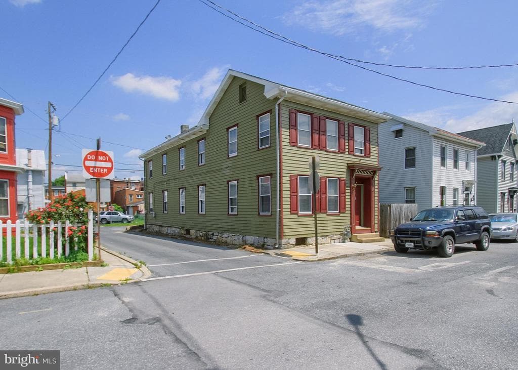 24 W Locust Street photo 1