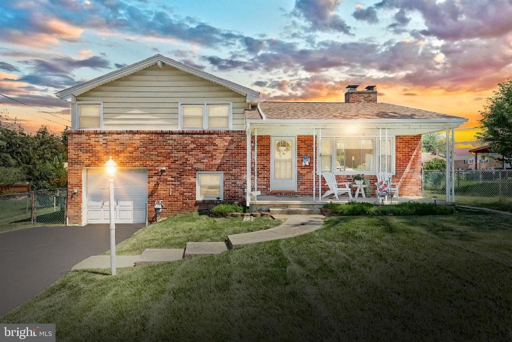 2423 Wharton Road photo 1