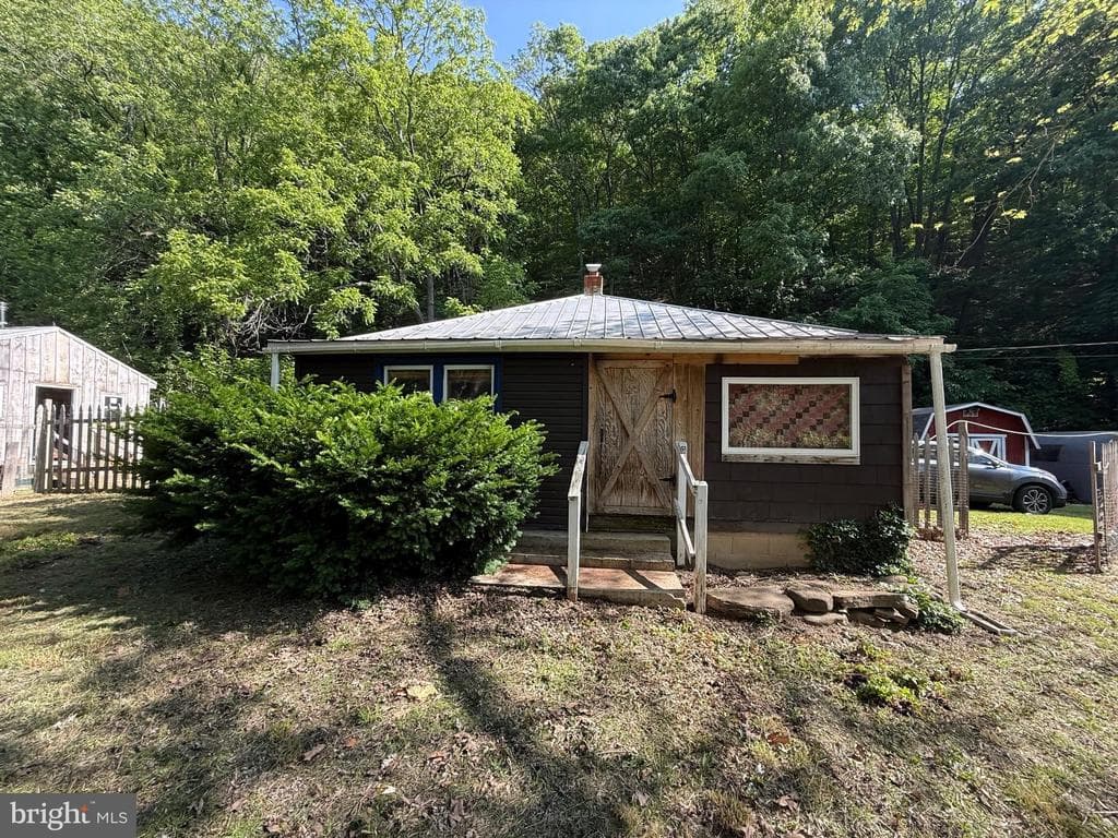 5994 Mount Freedom Drive photo 1