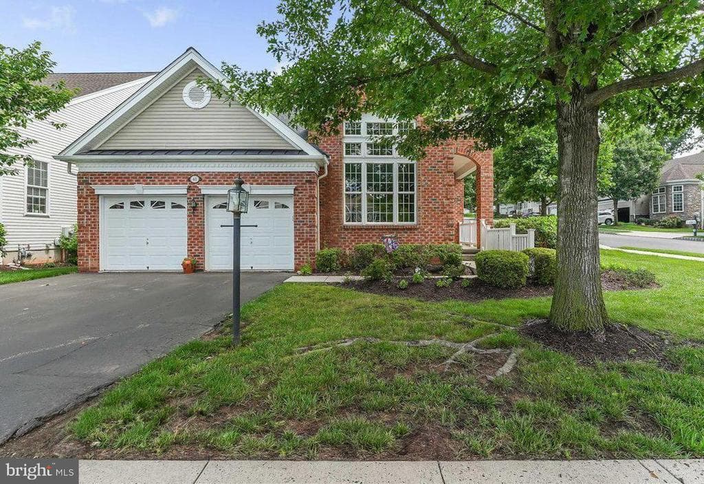 41 Thayer Way photo 1