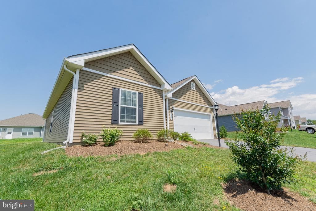 72 Cassatt Lane photo 1