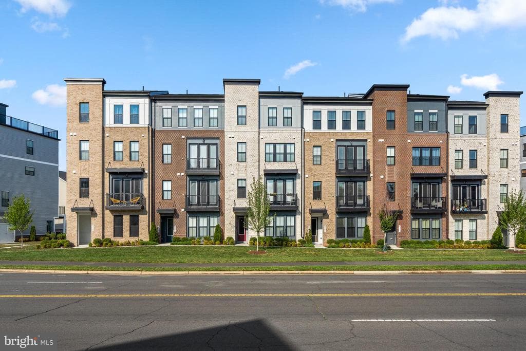 43376 Farringdon Square photo 1