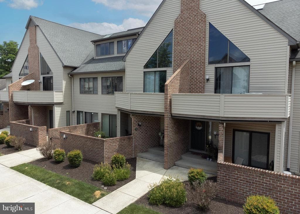 1306 Cherrington Drive photo 1