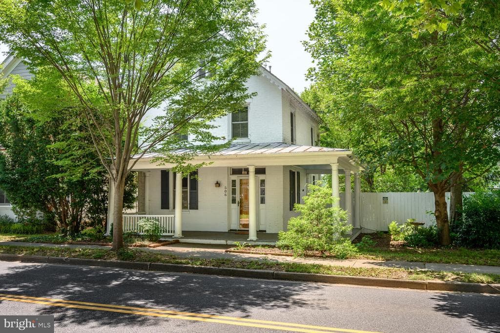 506 Goldsborough Street photo 1