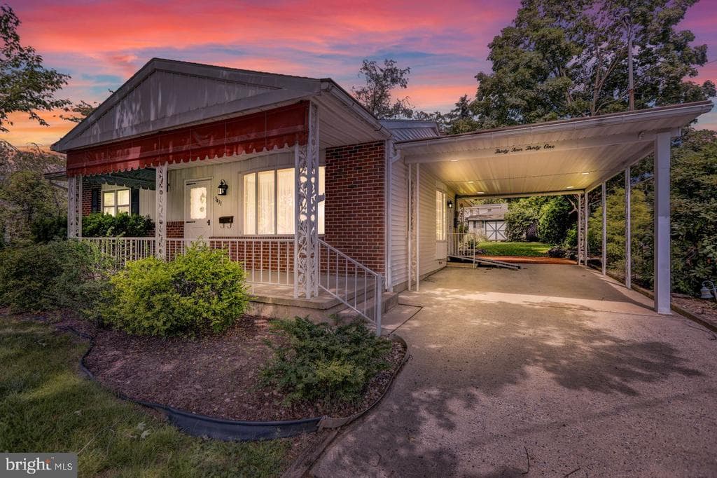 3431 Earl Street photo 1