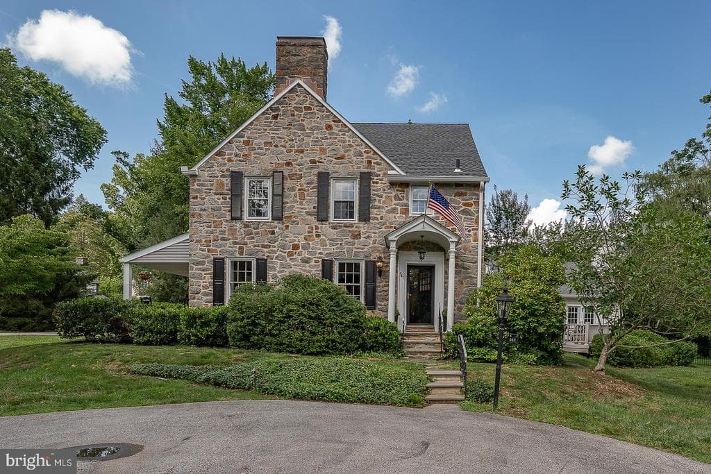 541 W Beechtree Lane photo 1