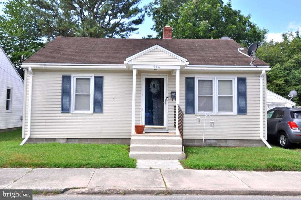 406 Maple Street photo 1