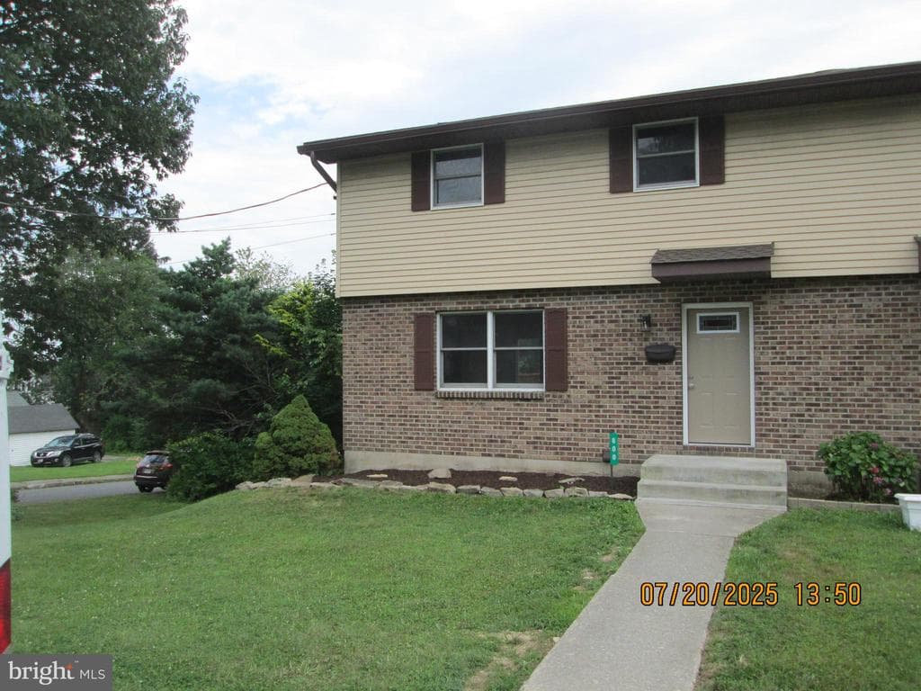 800 William Street photo 1