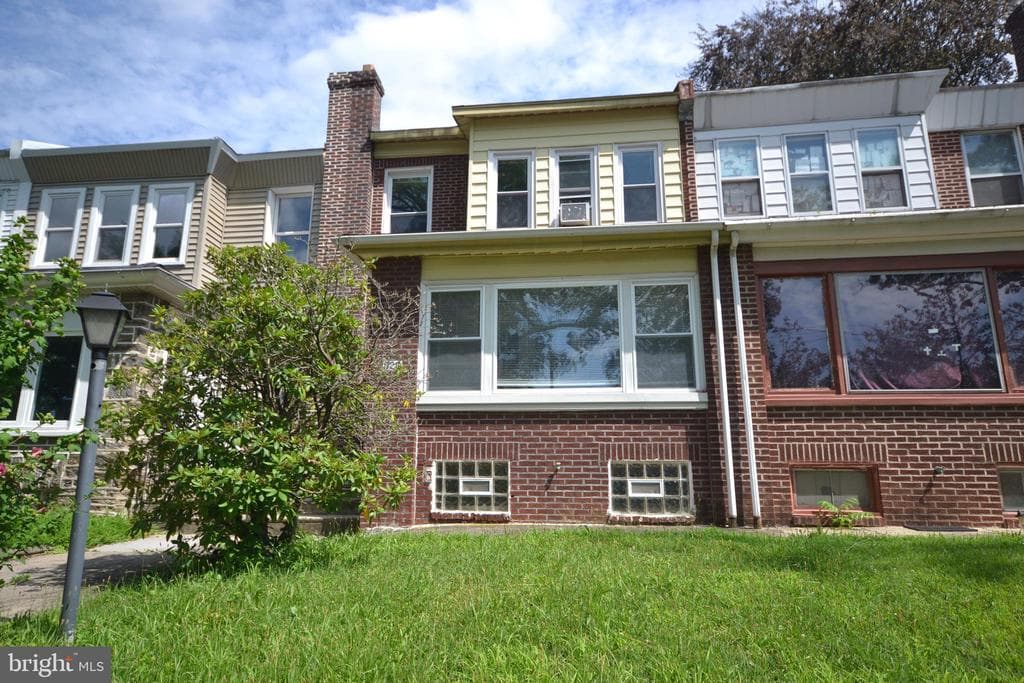 320 E Phil Ellena Street photo 1