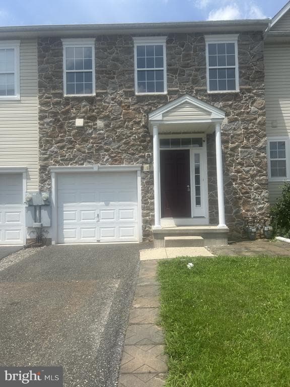 17 Bishop Pine Road photo 1