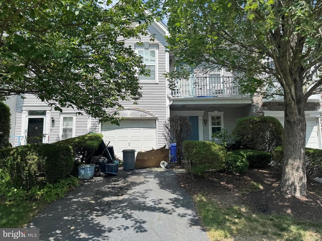608 Ascot Court photo 1