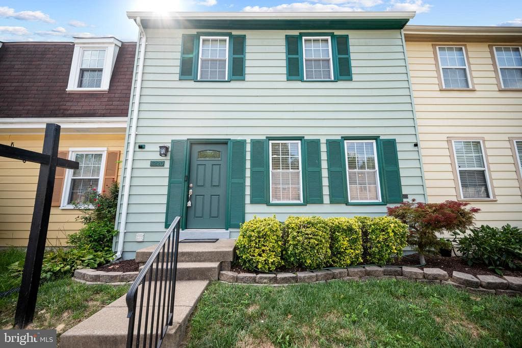8220 Stationhouse Court photo 1
