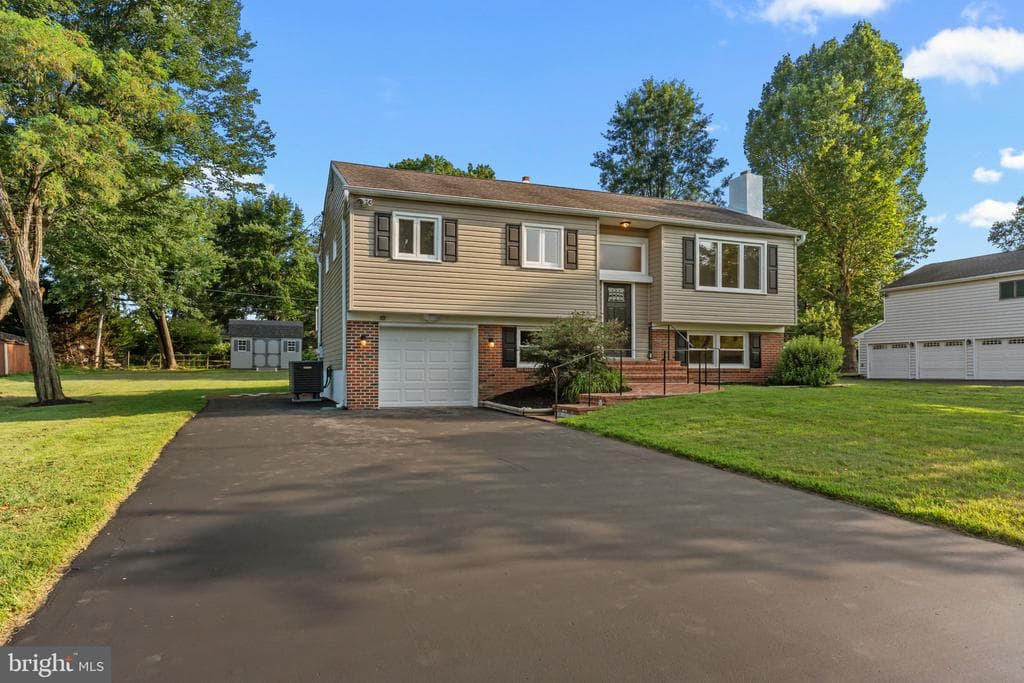 158 Meadow Lane photo 1