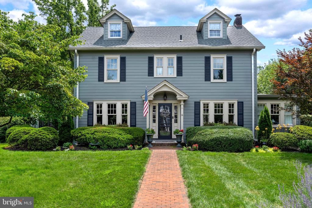 16 Effingham Road photo 1