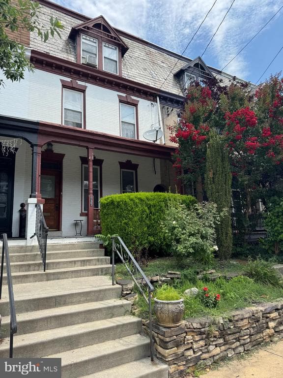 837 Columbia Avenue photo 1