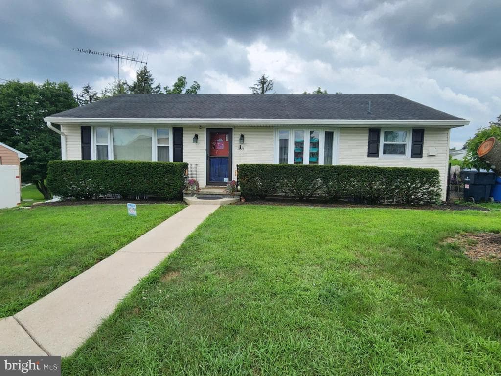 568 Hamilton Avenue photo 1
