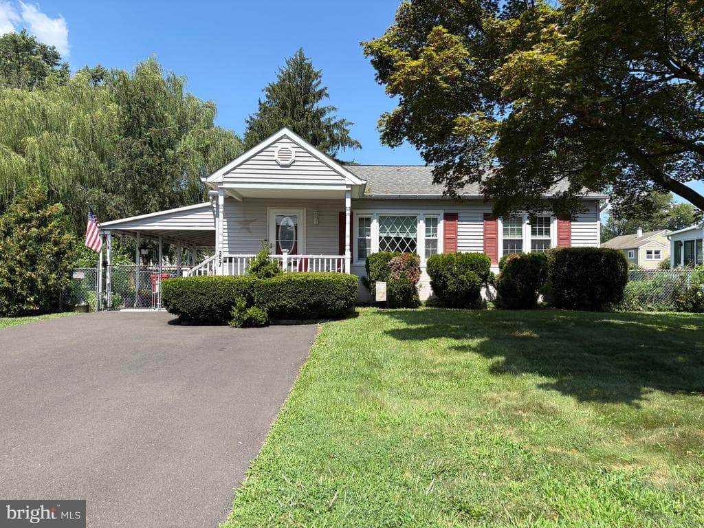 357 Beech Street photo 1