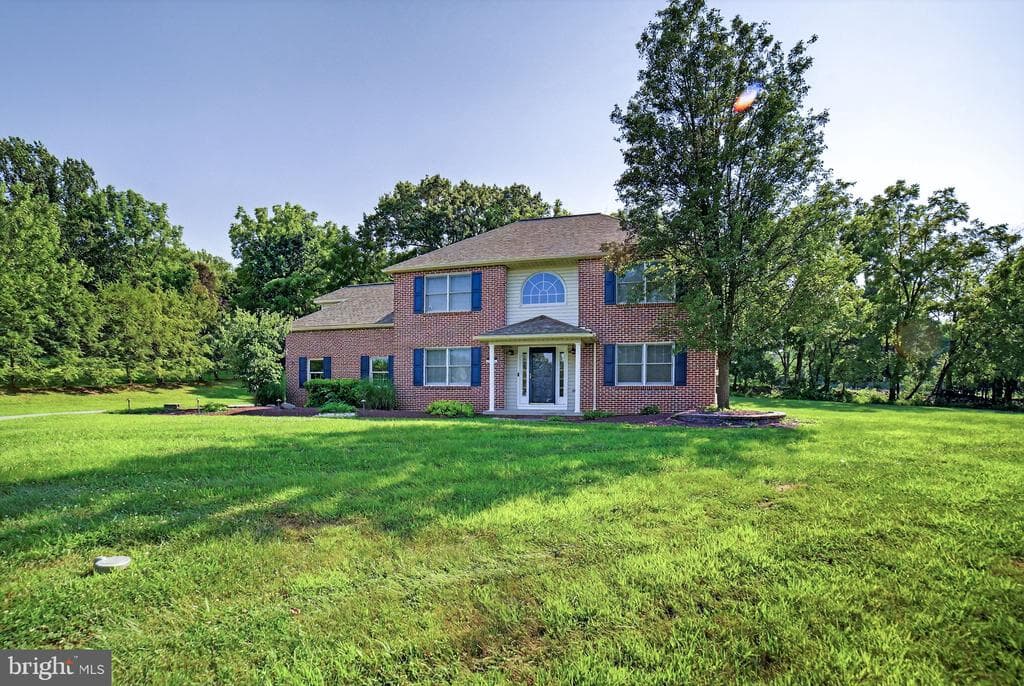 5209 Homestead Circle photo 1