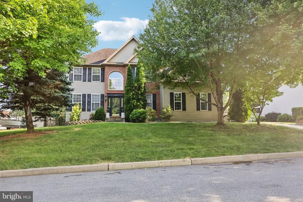 1026 Greenleaf Street photo 1