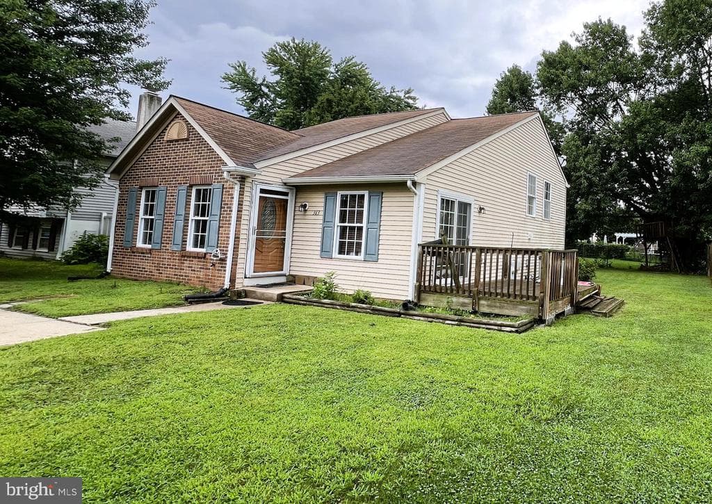 363 Stratford Avenue photo 1